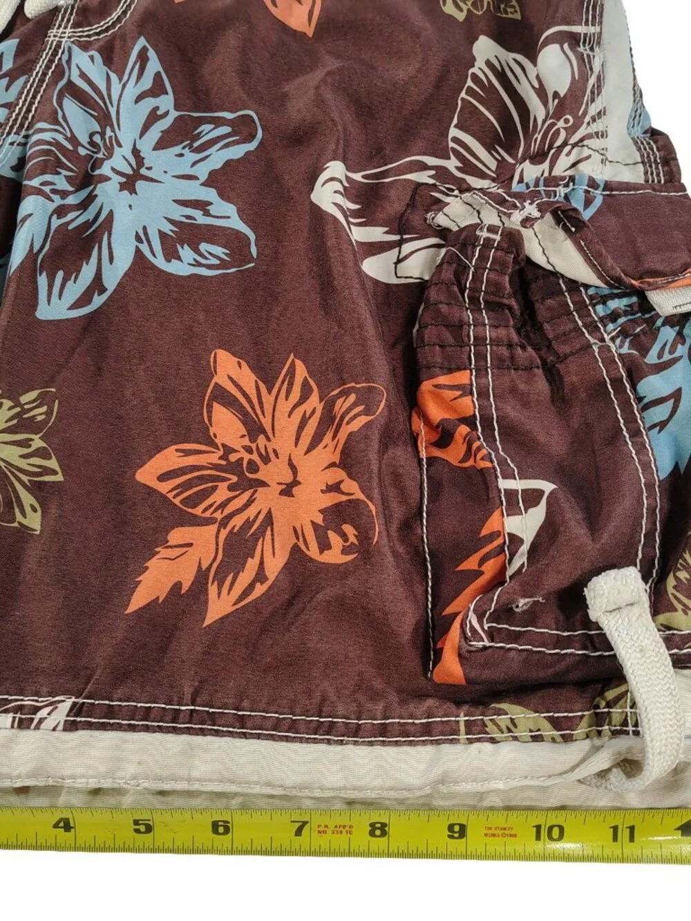 Men's Large Multicolor Floral Tropical Themed No Boundaries Swimshorts